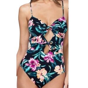 B9-  floral one piece swimsuit size XL AMBRIELLE